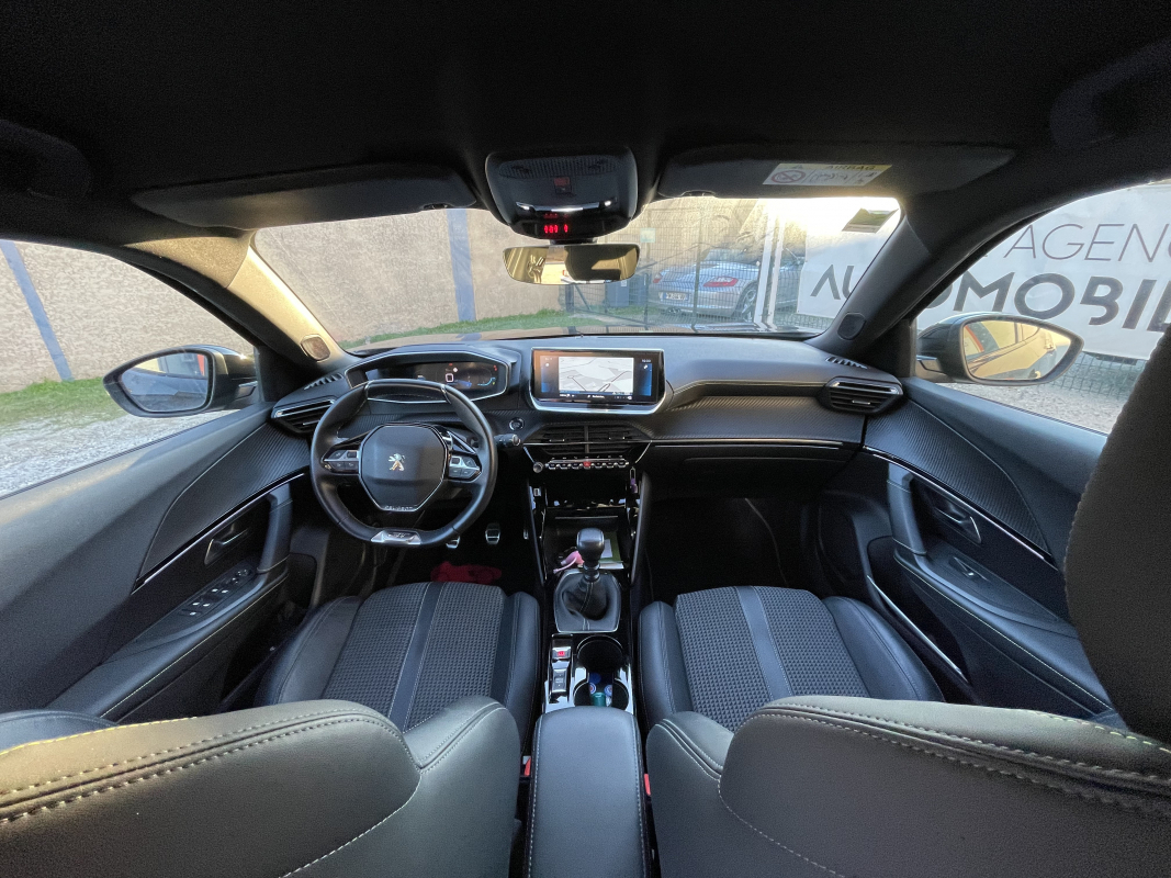 Peugeot 2008 — 10
